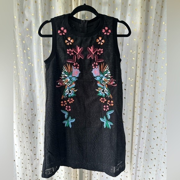 Paris Designer NWT Embroidered Lace Jacquard Mini Shift Dress Unique Boho S - Picture 4 of 7
